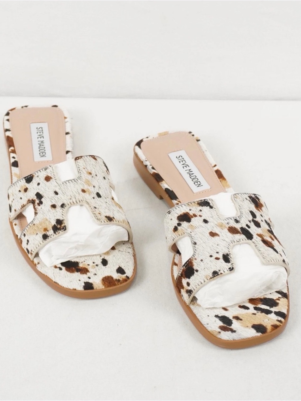 Steve Madden Women’s Hadyn Sandal New in Box 7.5 Tan/ Multi Print Cow Print - Picture 2 of 3